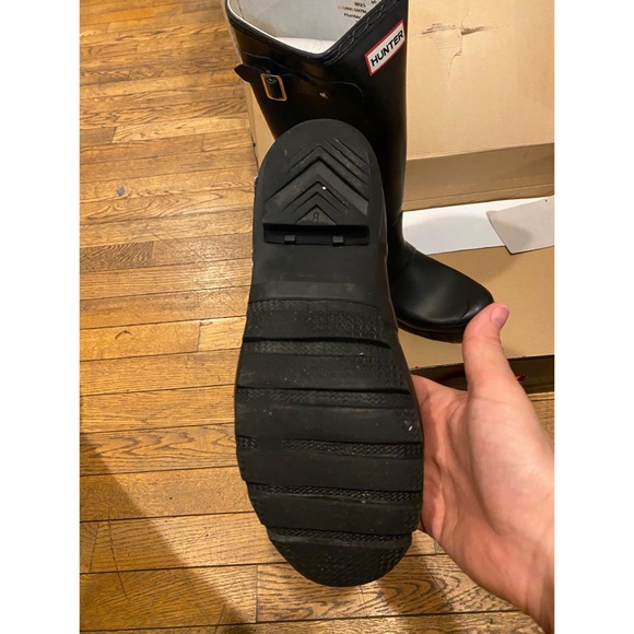 HUNTER Tall Black Rain boots (W size 8) - Picture 7 of 11